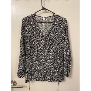 Old Navy V-Neck long Sleeve Blouse